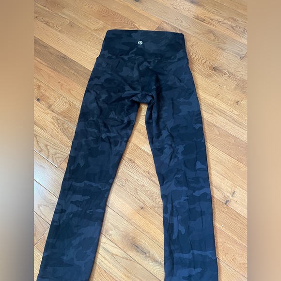 Lululemon Camo Wunder Under Cropped 23” leggings - Picture 1 of 3